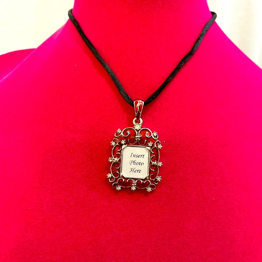 Cookie Lee photo necklace